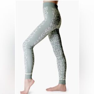 NWT Sweaty Betty leopard jacquard base layer leggings, size xs